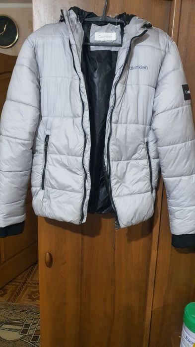 Жіноча куртка Kelvin Klein.