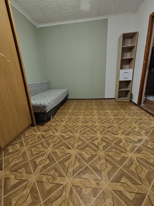 Продам 1 комнатная квартира Залютино, рядом рынок.