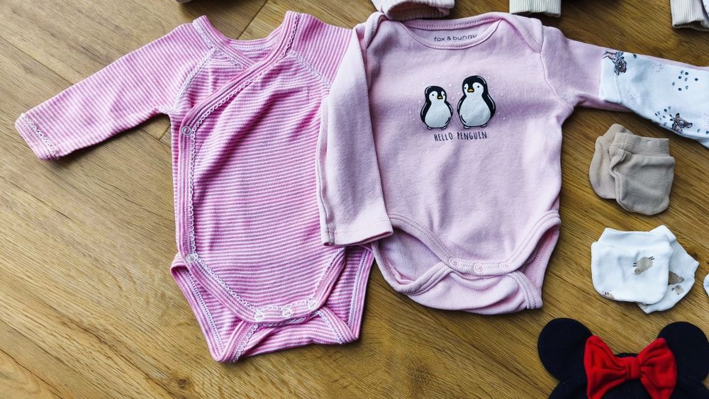 Zestaw ubranek dla dziewczynki r. 56