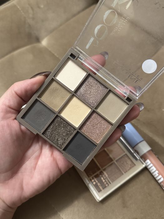 Zestaw kosmetyków kolorowych