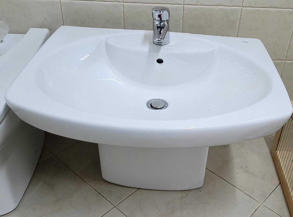 Lavatório marca Roca423160596336496643