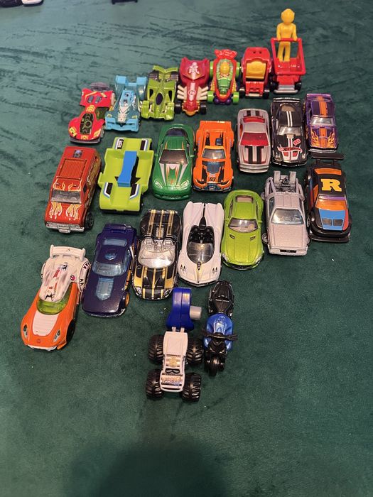 Mattel Hot Wheels zestaw 23 pojazdów aut motor