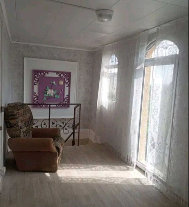 (13) Продам двоповерховий міцний будинок у Великодолинському.