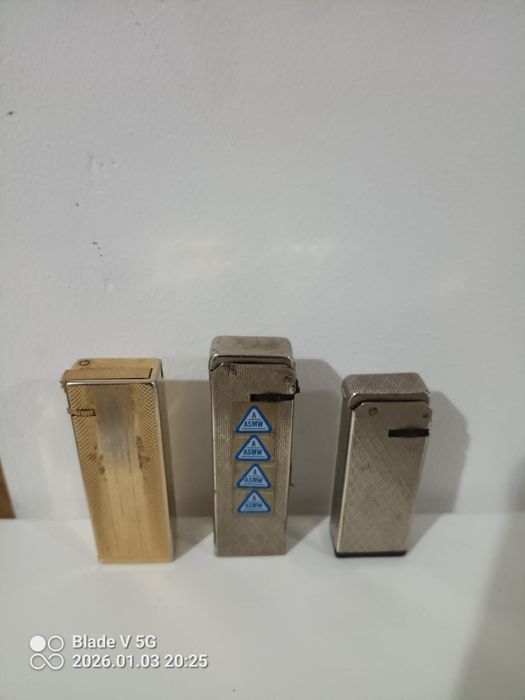 Zestaw trzech starych zapalniczek  do renowacji
