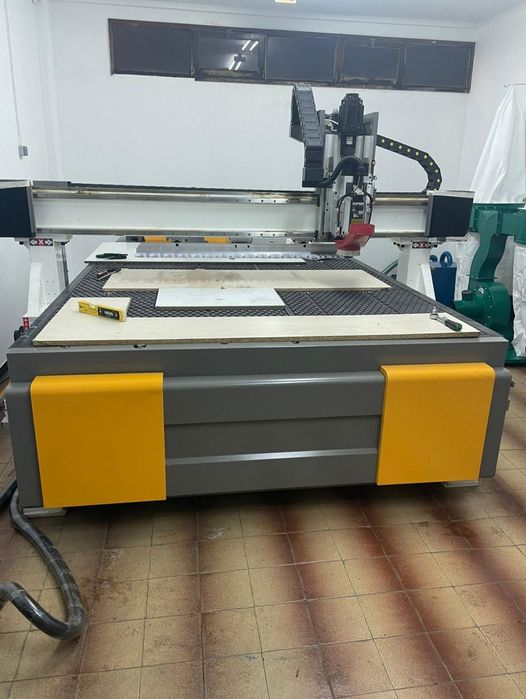 CNC fresadora 2100x3000mm/2x3m Spindle 9kw
Servo motores