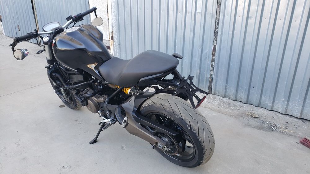 Ducati Monster 821