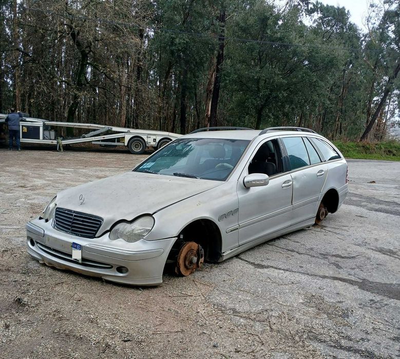 Mercedes C270 2.7CDI de 2004 - Peças Usadas