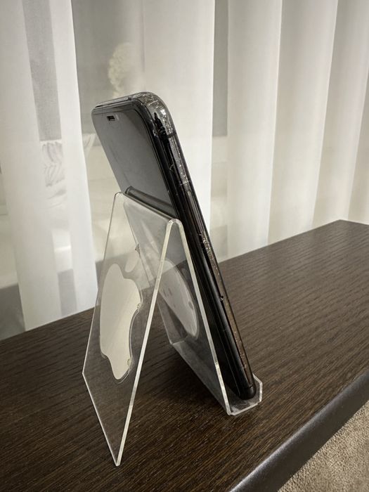 iphone XS не вмикається