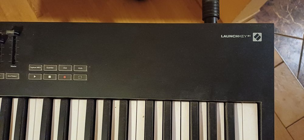 Launchkey 61 novation klawisze MIDI