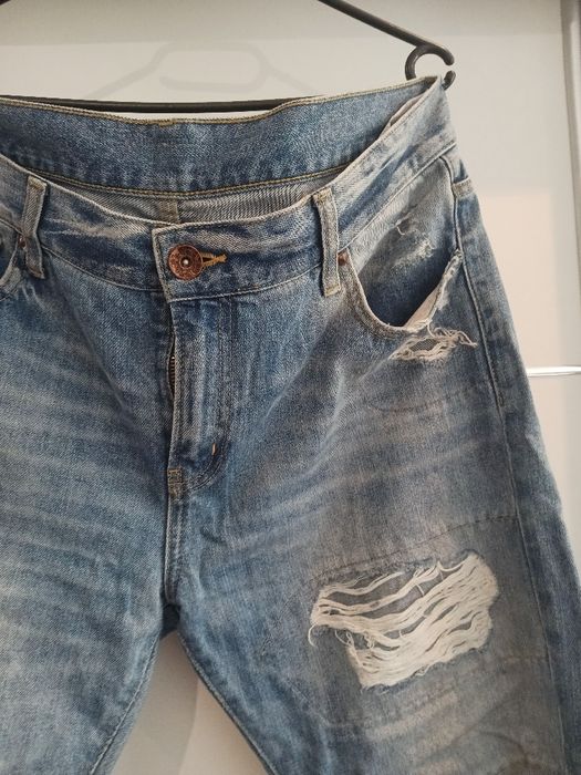 Boygriend jogger dziury przetarcia