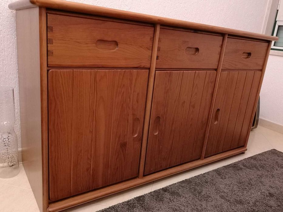 Aparador, Mesa extensivel, 6 cadeiras