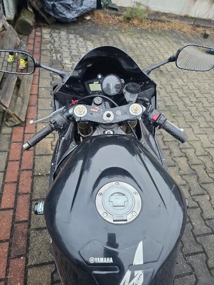 Motocykl Yamaha YZFR1
