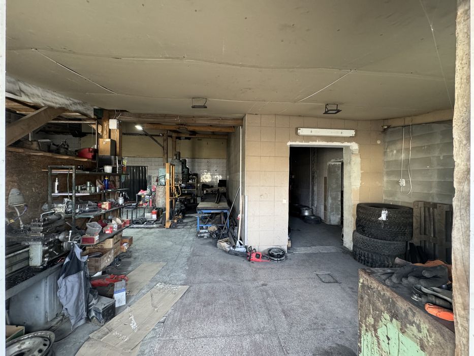 Продається комплекс промислових приміщень