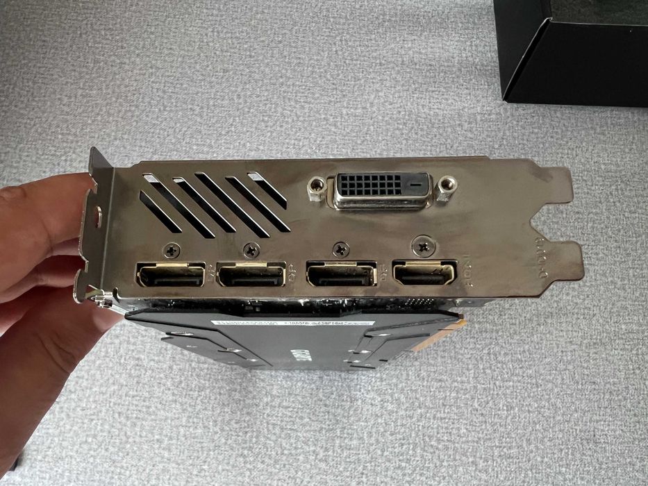 Placa gráfica Gigabyte Geforce GTX 1060 6GB OC