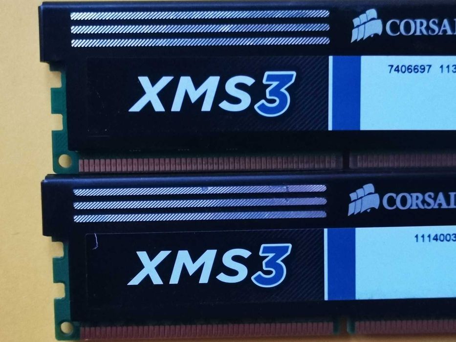 DDR3 8GB CoRsaiR xMs3 10600 -Komputer