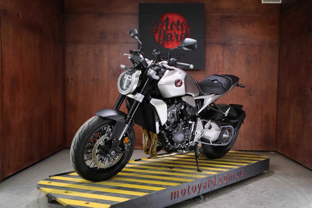 Honda CB1000R із Японії