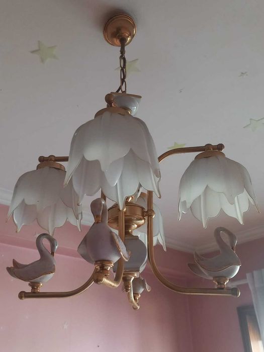 Candeeiros de cobre e porcelana