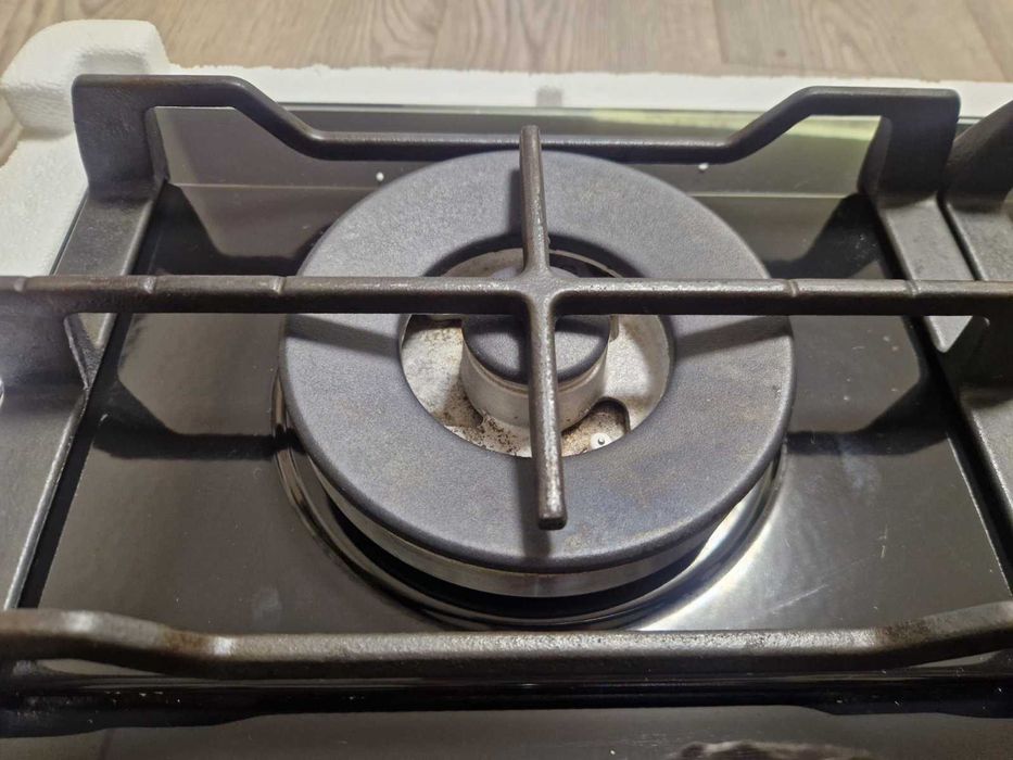 Продам варочну поверхню Samsung  на гарантії