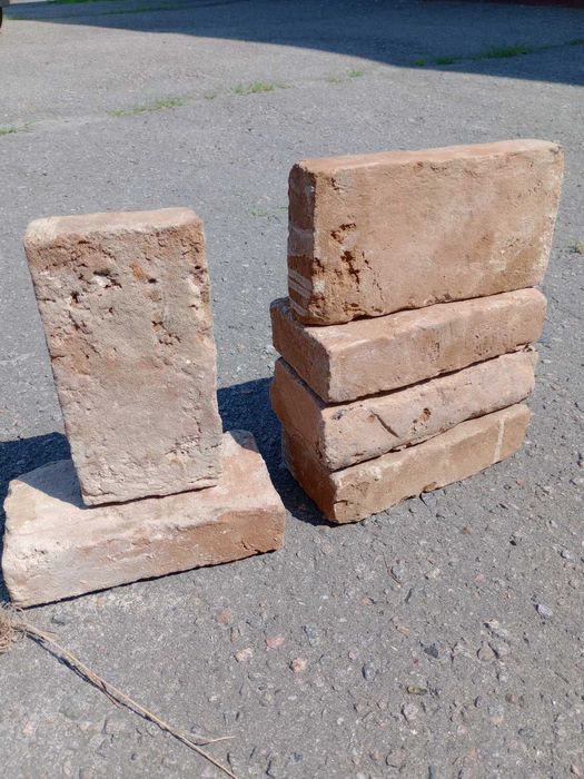 Цегла/кирпич/ царська.       Керамзит