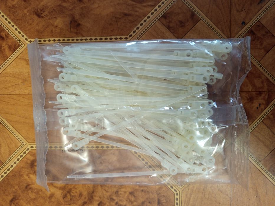 Хомут с монтажным отверстием, цвет белый, полиамид 6,6, 3,6х150 мм 252