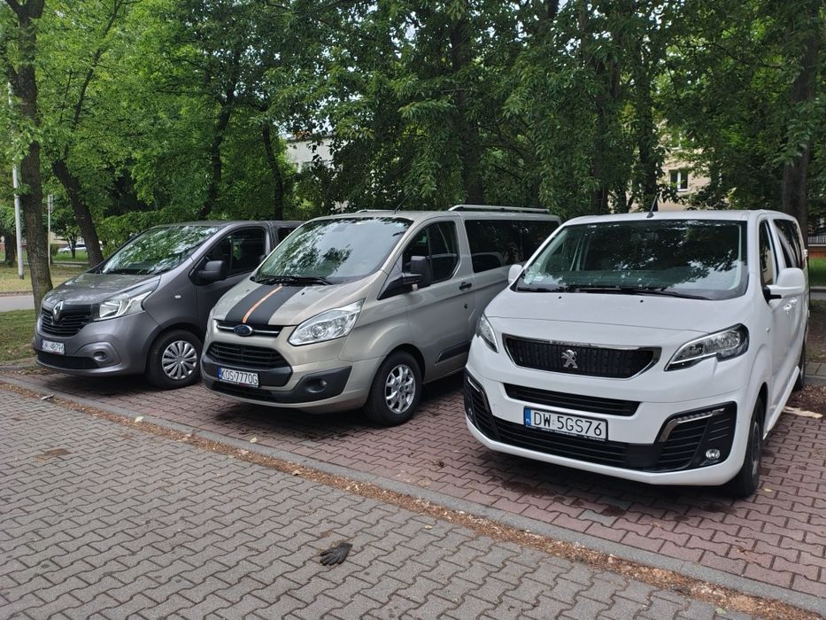 Wynajem busa 9 osobowy autolaweta