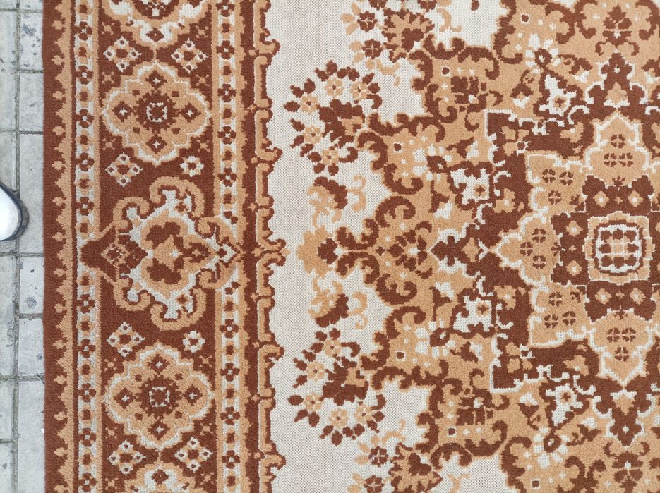 Ковер искусственный Saturn р-р 1.92 х 2.9