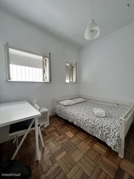 Quarto - localizado em Paranhos Porto