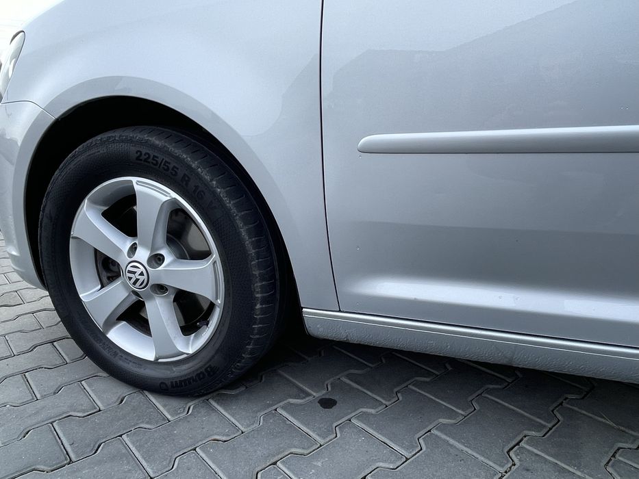 Volkswagen Touran 2.0 tdi 2012 року