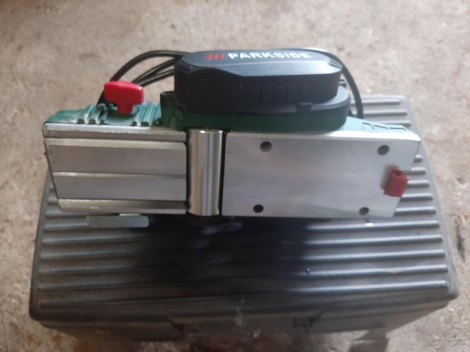 Vendo estas duas máquinas