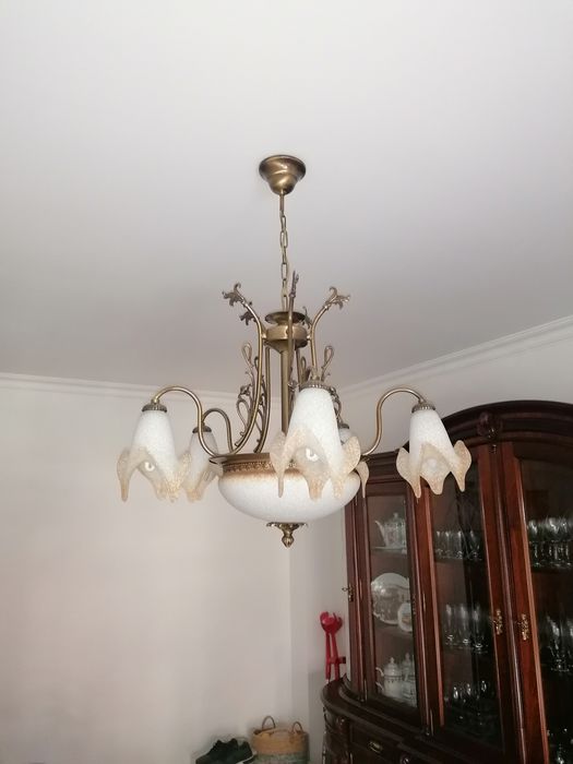 Vendo candeeiro de sala com pouco uso com duas ligacões