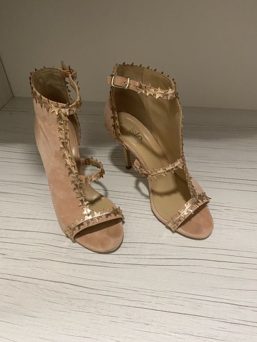 Туфлі жіночі на каблуку