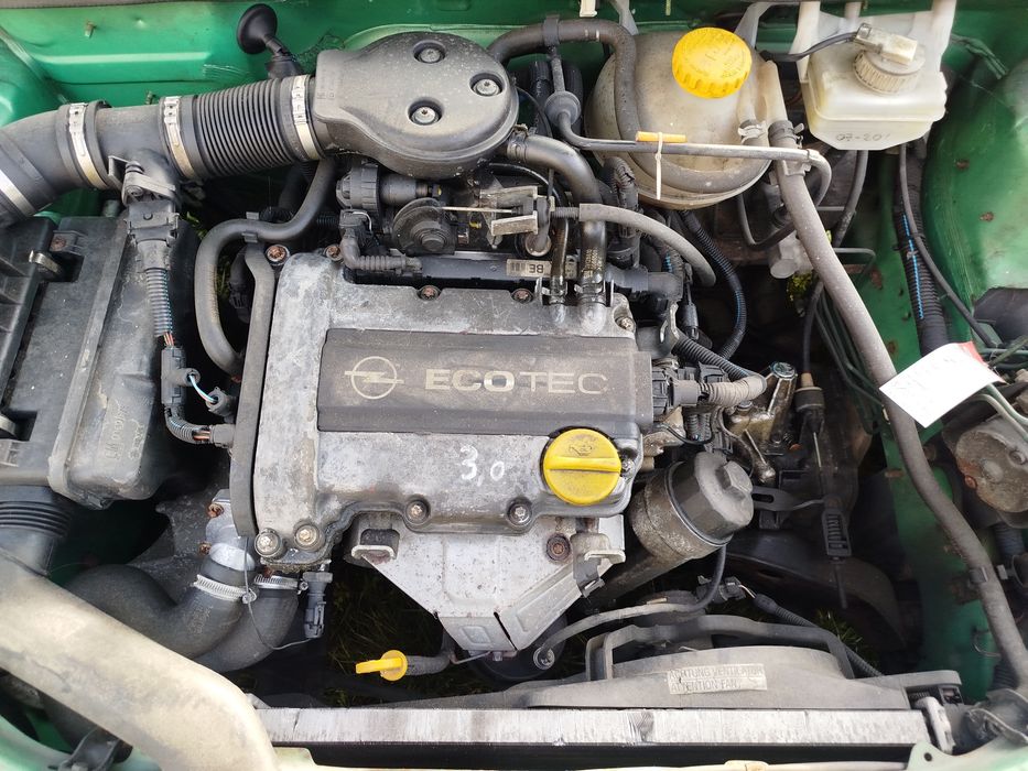 Silnik corsa B corsa C 1.0 X10XE