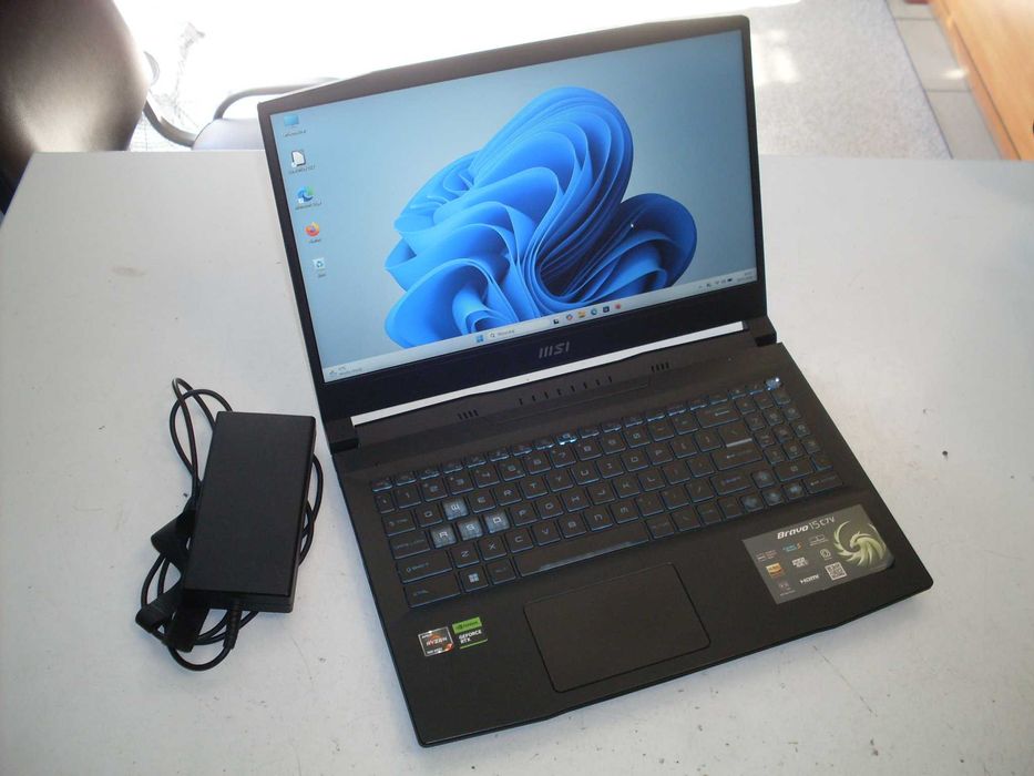Laptop MSI Bravo 15 C7V, Ryzen 7 7735HS, 32GB DDR5, SSD 1TB, RTX 4060