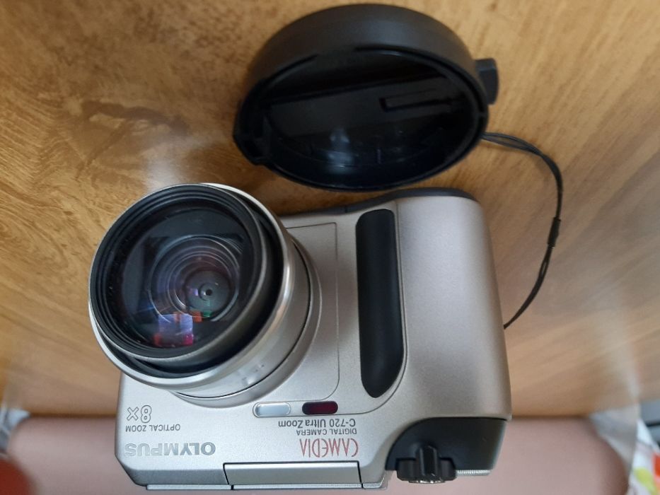 Olympus C-720 Ultra Zoom Digital