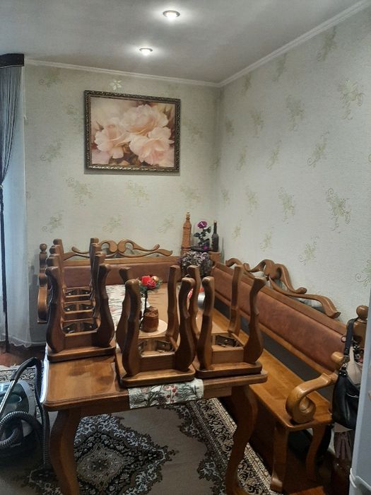 Продам куточок в кухню, масив ясена