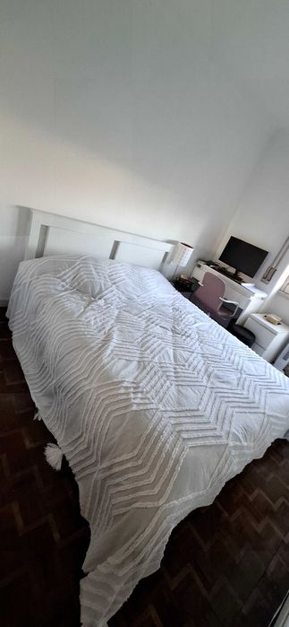 Vende cama e colchão junto