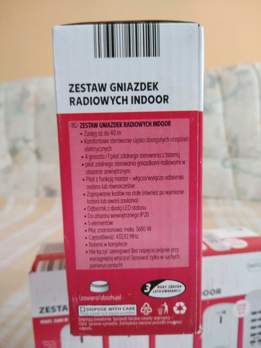 Gniazda elektryczne sterowane pilotem.