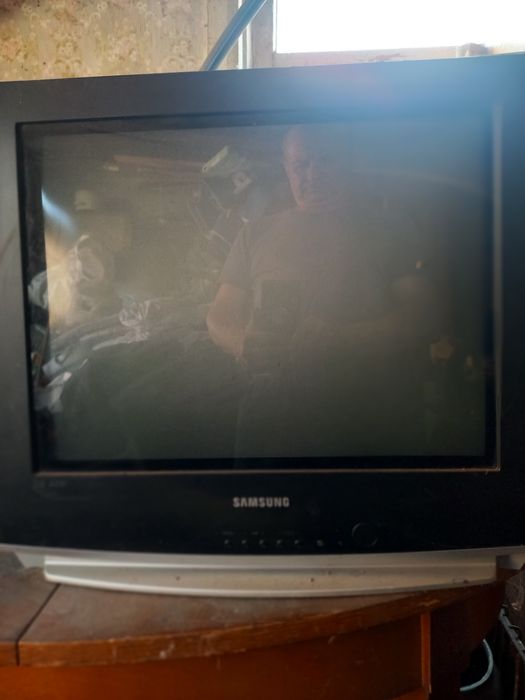 Продам телевизор самсунг