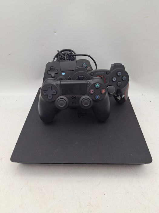 Konsola Sony PlayStation 4 slim 1 TB + 3 pady PS4