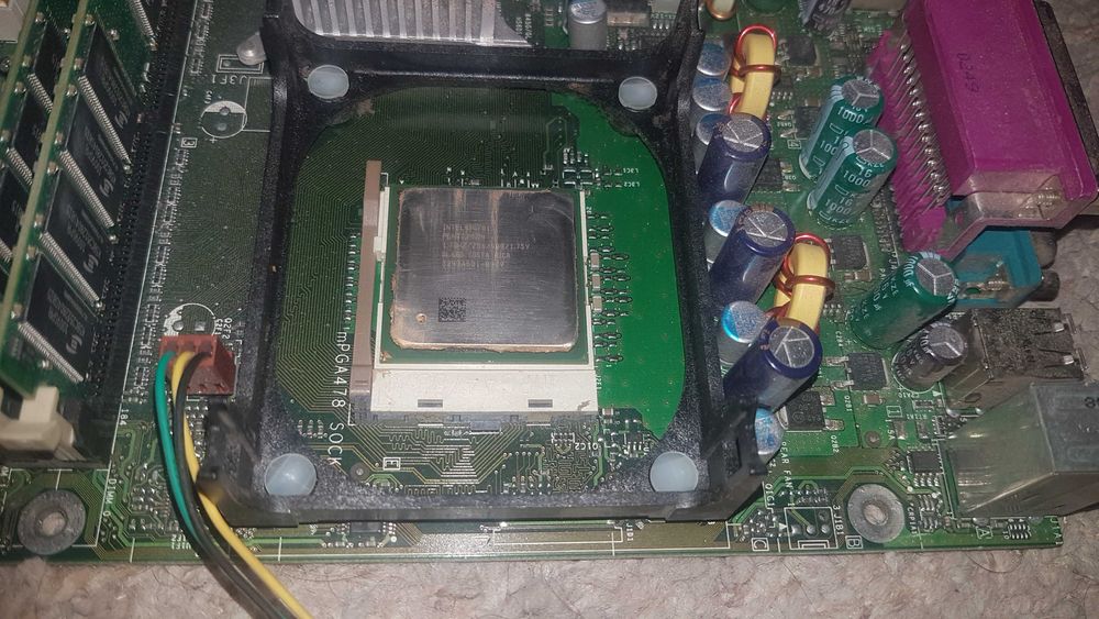 Материнська плата в зборі Intel D845GEBV2 2GB,Pentium 4+vid Asus V9400