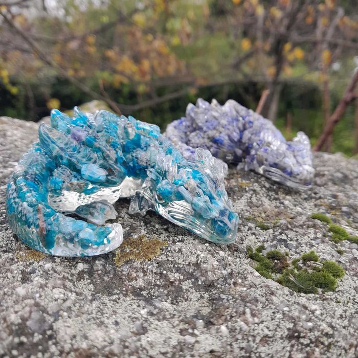 Dragões em pedra semipreciosas