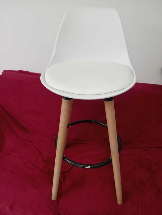 Banco de Cozinha/Bar 70cm - Suporta 120kg - Almofada Fixa - NOVO