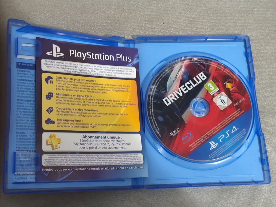 PlayStation 4 + jogos + comando