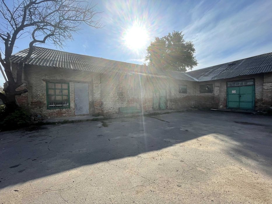 Комплекс виробничих приміщень (завод) в місті Умань Черкаської області