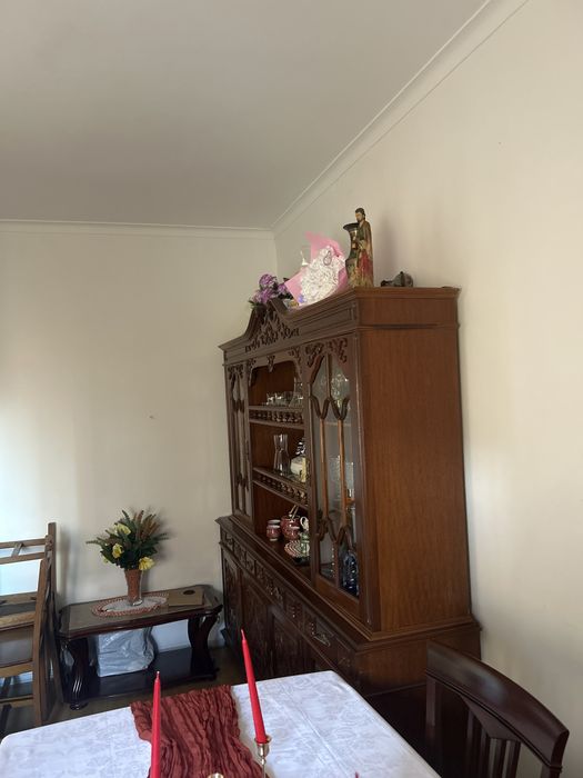 Estante Vintage com desenhos florais