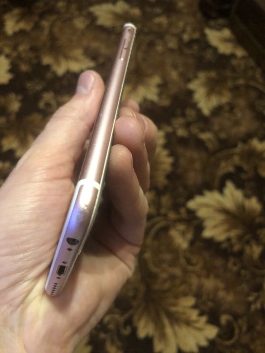 iPhone 6S б/у в гарному стані, на запчастини.