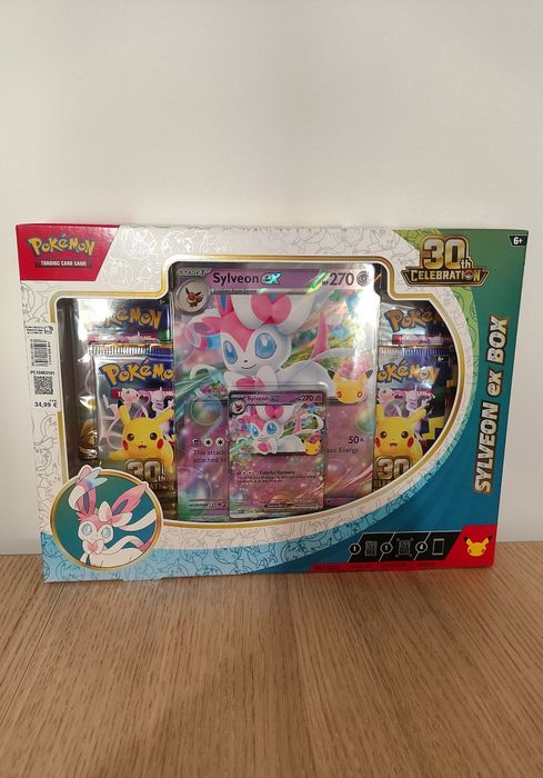 Pokémon TCG 30th celebration 30C sylveon ex box