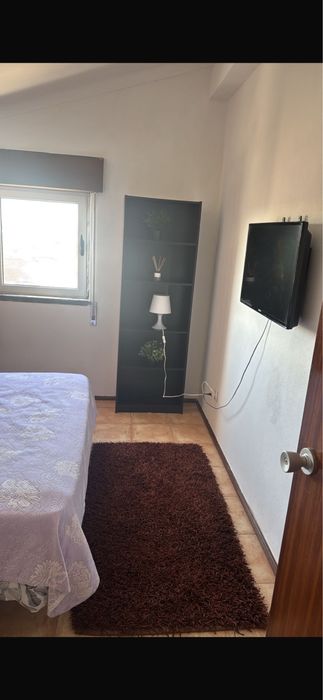 Arrendo quarto mobiliado