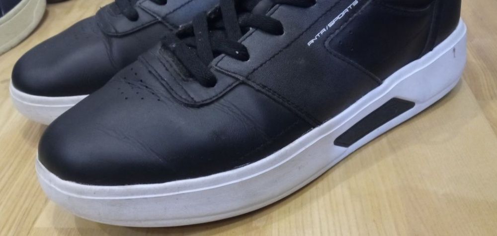 Продам мужские демисезонные кожаные кроссовки сникерсы лёгкие Anta