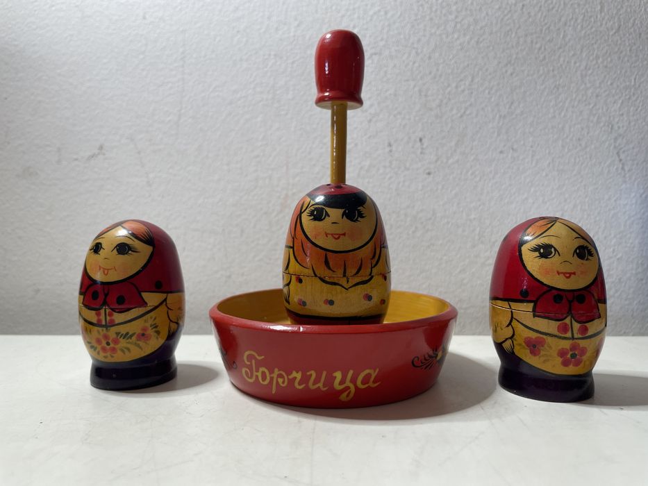 RARIDADE saleiro/pimenteiro forma de Matrioska